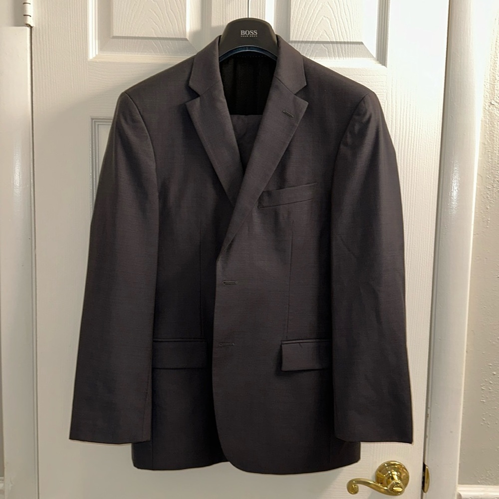 Hugo Boss Dark Grey Wool Suit Men's Size 38 S